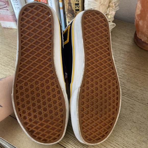 Vans - Picture 4 of 6